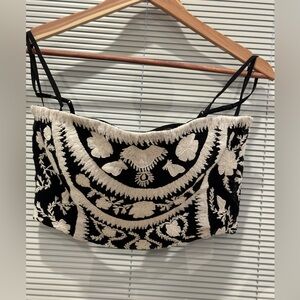 RALPH LAUREN EMBROIDERED CROP TOP 🤍🖤